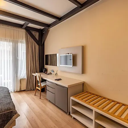 Calanthe Hotel