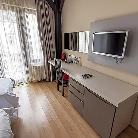 Calanthe Hotel