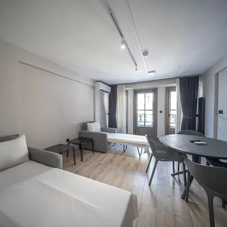 Ξενοδοχείο Calanthe 3*