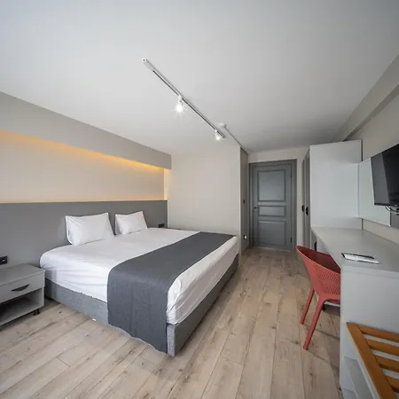 Ξενοδοχείο Calanthe 3*