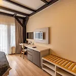 Calanthe Hotel